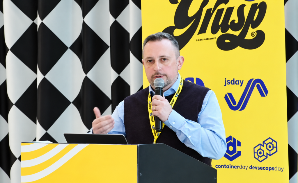 Alex Pagnoni durante il talk al Product Management Day 2024